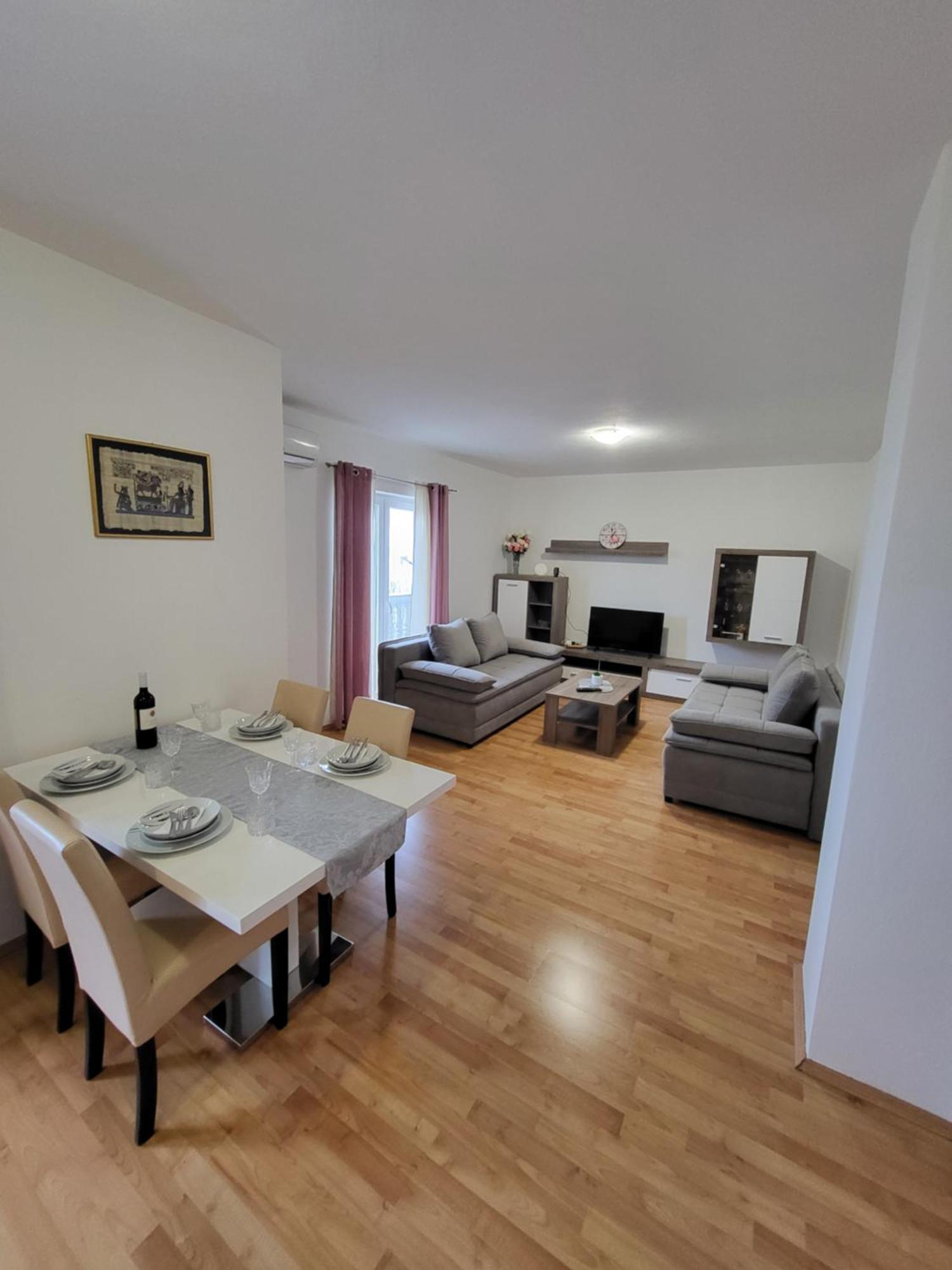 Apartmani Goga Стариград-Пакленица Екстериор снимка